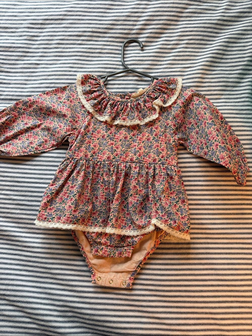 Floral Ruffle Long-Sleeve One-Piece Bodysuit - Pink Floral Louise Misha 12month